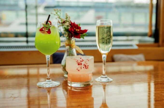 Manhattan: Statue and Skyline Cruise Aboard a Luxury Yacht - Discover the Statue of Liberty