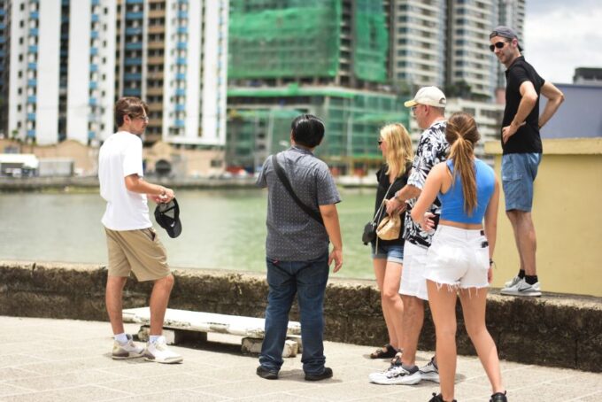 Manila: Filipino Historic Walking Tour in Intramuros - Tour Languages and Group Size