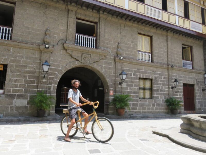 Manila: Sightseeing and Food Walking Tour With Tastings - Key Points