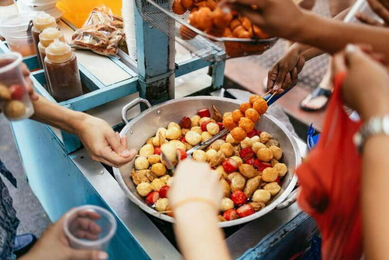 Manila: Street Food and Drinks Walking Tour with Tastings - The Authentic Manila Experience: Who Will Love This Tour?