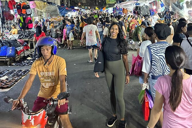 Manilas Night Market Tour With Venus - Engaging in Shopping