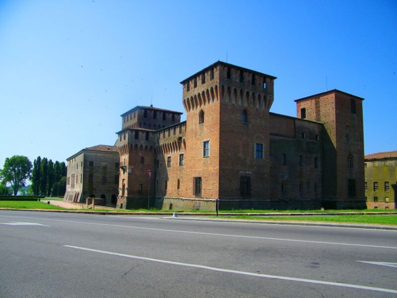 Mantua: Town Highlights and Monuments Walking Tour - Mantova Cathedral Exploration