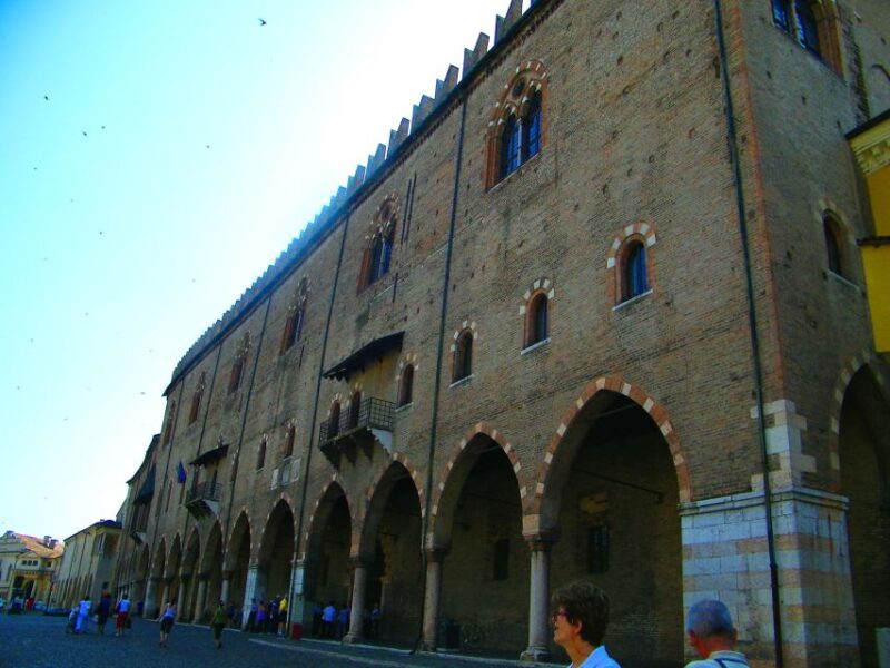 Mantua: Town Highlights and Monuments Walking Tour - Rotonda Di San Lorenzo