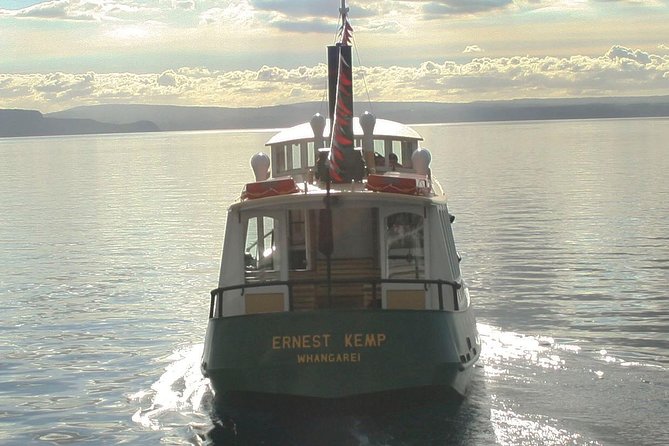 Maori Rock Carvings Scenic Cruise - Getting to Mine Bay