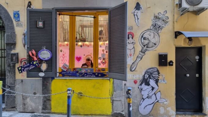 Maradona, a Modern Hero. Discover What Does Mean D10s. - Experiencing the "Coffee of the Hero"