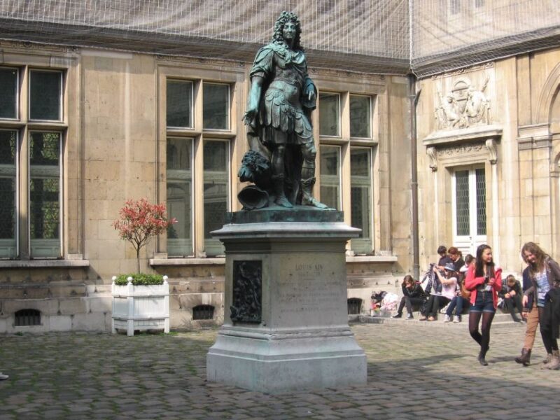 Marais Walking Tour: Lifestyle in Paris - Exploring the Historic Marais Neighborhood