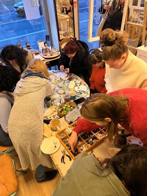 Maral Kunst : Jewelry Bar Experience (Jewelry Making) - Accessibility and Language