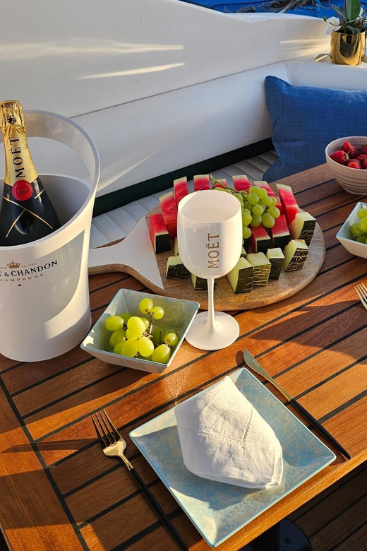 Marbella: 6 Hours Excursion on Luxury Yacht - Pricing and Reservation