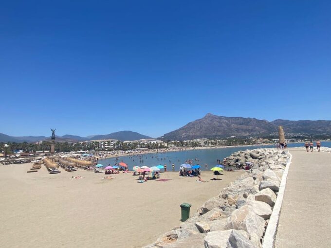Marbella: Cycle Tour Along the Golden Mile to Puerto Banus - Explore Luxurious Puerto Banus