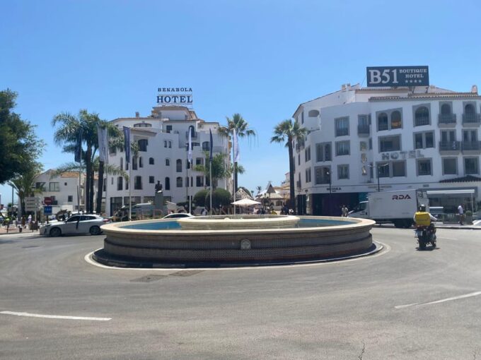 Marbella: Cycle Tour Along the Golden Mile to Puerto Banus - Scenic Views Along Golden Mile