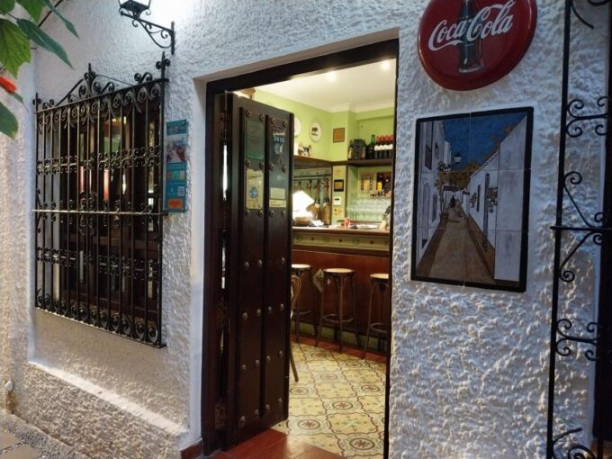 Marbella: Food and History Tour - Accessibility and Suitability