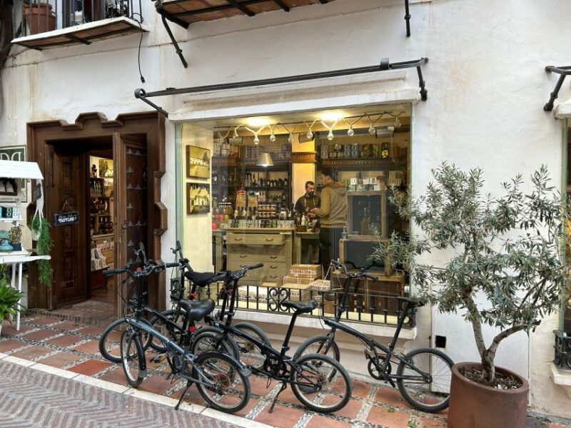 Marbella: Guided Bike Tour With Tapas Tasting and Drinks - Included in the Tour