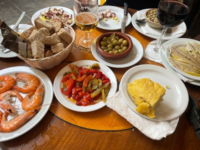 Marbella: Guided Bike Tour With Tapas Tasting and Drinks - Historical Places in Marbella