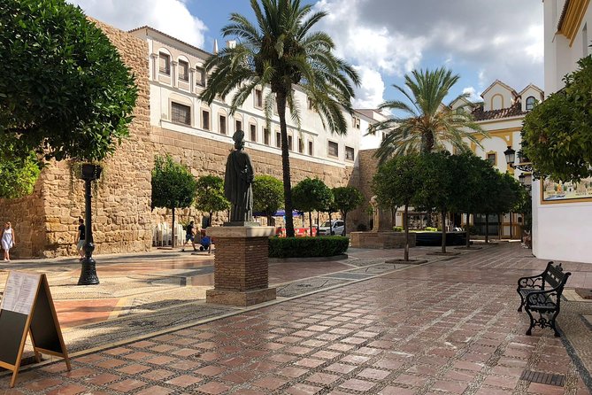 Marbella Old Town Group Tour With a True Local - Olive Oil Tasting