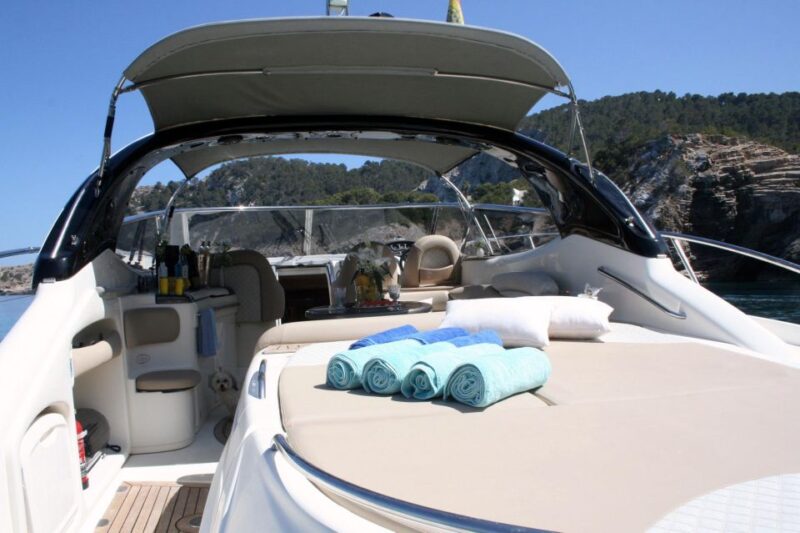 Marbella: Private Cruise in Yacht - Highlights of the Tour