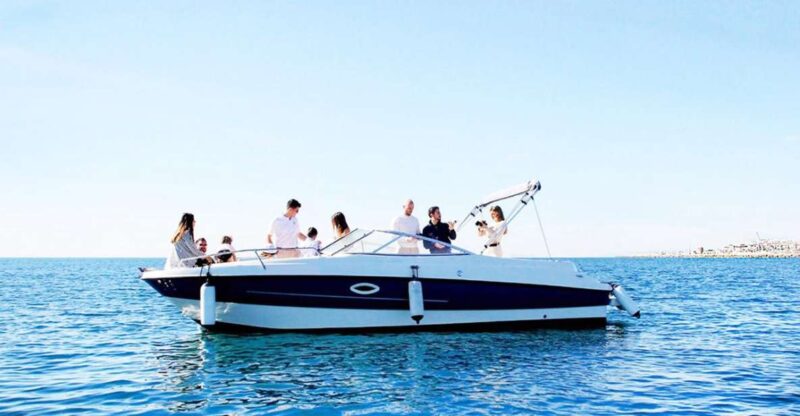 Marbella: Puerto Banús Costa Del Sol Boat Tour - Boat Features and Amenities