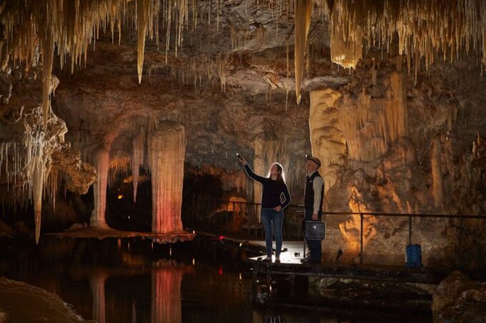 Margaret River: Lake Cave Fully-Guided Tour - Explore the Cave