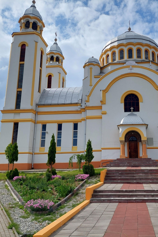 Margins of Sibiu: A Journey Through Tradition and Nature - Scenic Carpathian Mountain Drive