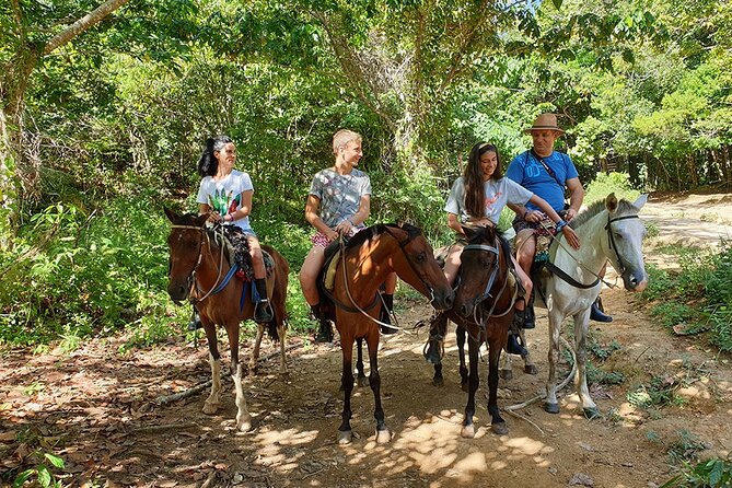 María and Miguel Stop at El Limón Waterfall With Lunch Included From Las Terrenas - Meeting and Pickup Information