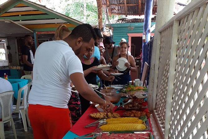 María and Miguel Stop at El Limón Waterfall With Lunch Included From Las Terrenas - Inclusions and Amenities