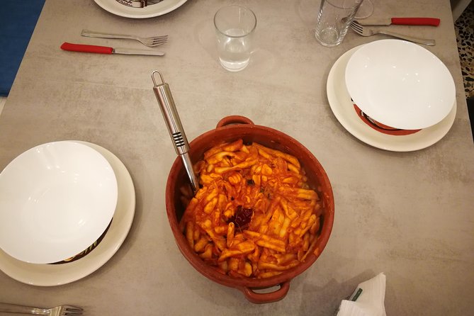Mariana's Kitchen: Traditional Fresh Pasta - Traveler Capacity and Accessibility