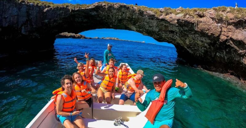 Marieta Islands: Full-Day Tour With Meals and Open Bar - Marine Life Experience