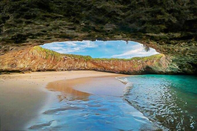 Marieta Islands: Full-Day Tour With Meals and Open Bar - Conservation Bracelet
