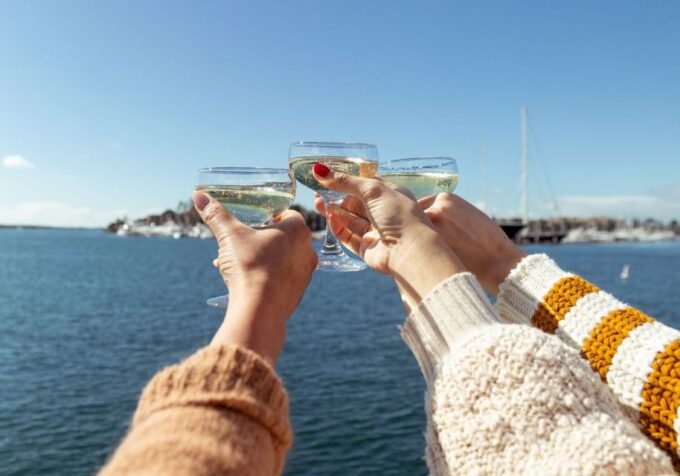 Marina Del Rey: Christmas Day Buffet Brunch or Dinner Cruise - Frequently Asked Questions