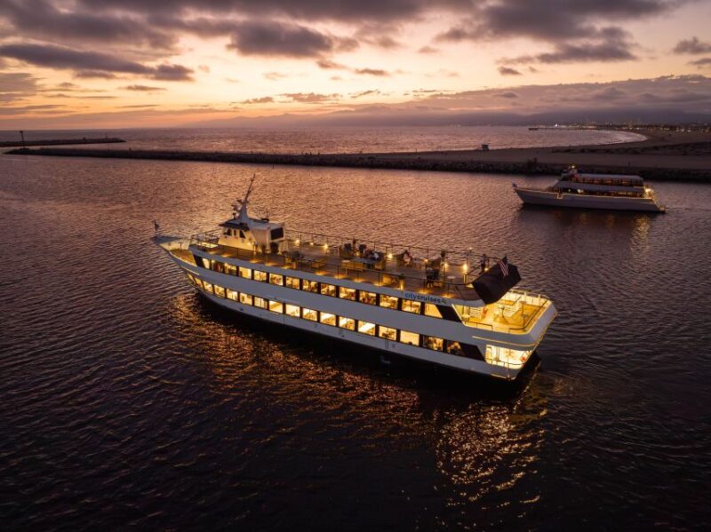 Marina Del Rey: Christmas Eve Buffet Brunch or Dinner Cruise - Festive Atmosphere