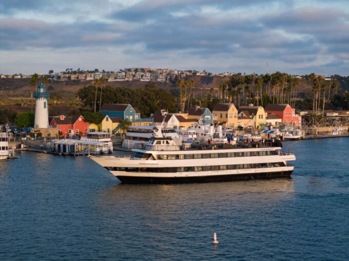 Marina Del Rey: Christmas Eve Buffet Brunch or Dinner Cruise - Customer Reviews