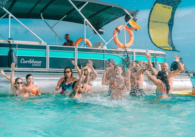 Marine Safari Tour San Andrés Bay: Includes Photo With DRONE - Pontoon Tour Exploration