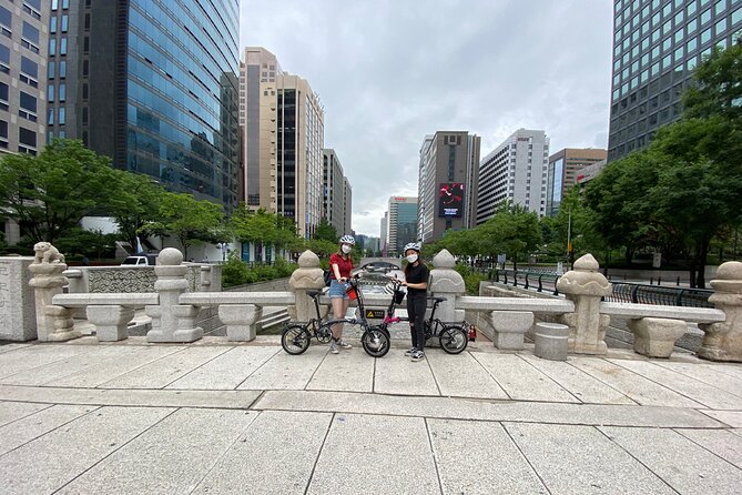 Market Food Tour & Evening E-bike Ride in Seoul - Exploring Seouls Markets