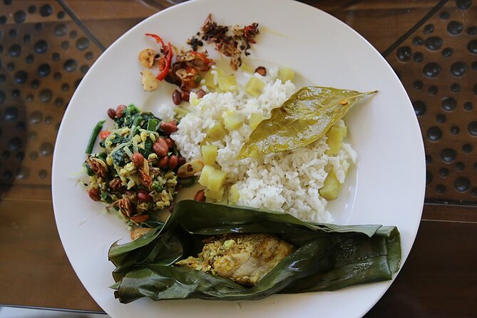Market Tour and Cooking Class in Bali With a Local - Hands-On Cooking Experience