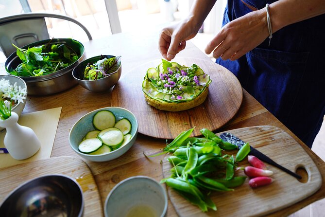 Market Tour and French Cooking Class in Annecy With a Local - Exploring Annecy