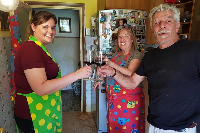 Market Tour & Traditional Tuscan Cooking Class in a Garden - Experienced Local Chefs