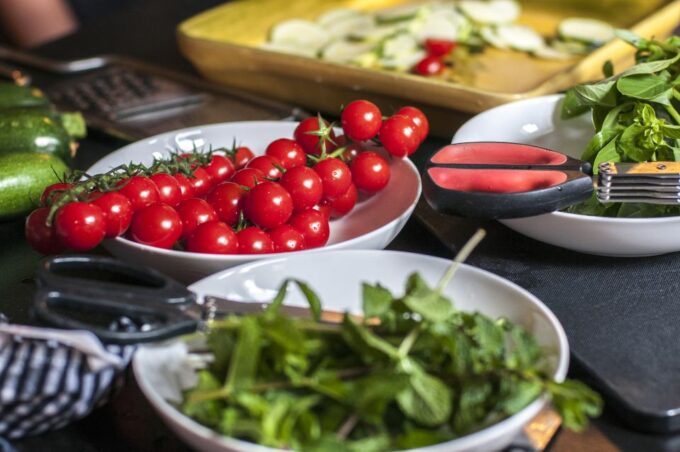 Market Visit and Cooking Class With a Parisian Chef - Group Size and Language