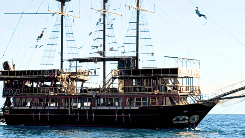 Marmaris: Big Boss Diamond Pirate Boat Trip - Onboard Activities and Entertainment