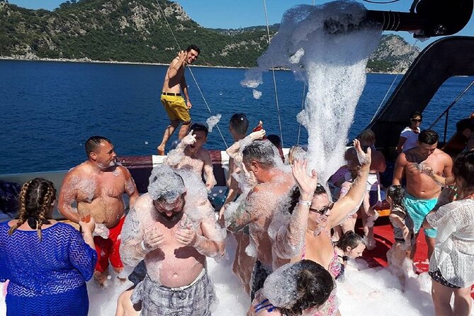 Marmaris & Icmeler Pirates Boat Trips With Soft Drinks - Exploring Marmaris and Icmeler