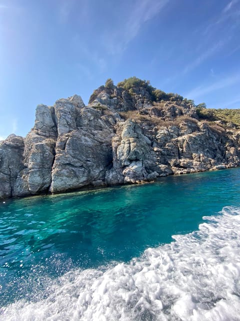 Marmaris: Parasailing, Experience the City From Above - Language Support