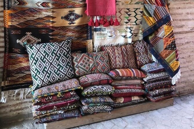 Marrakech: 3-Hour Colorful Souks Tour Experience - Water Refreshment
