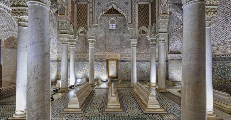 Marrakech: Bahia & Badi Palaces & Saadian Tombs Guided Tour - Exploring Badi Palace