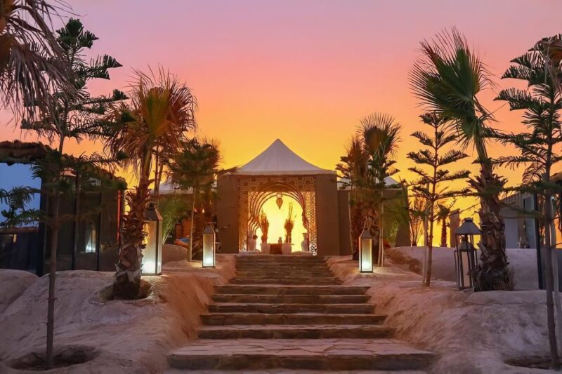 Marrakech: Highlights Agafay Desert Sunset Dinner & Show - Dinner Under the Stars