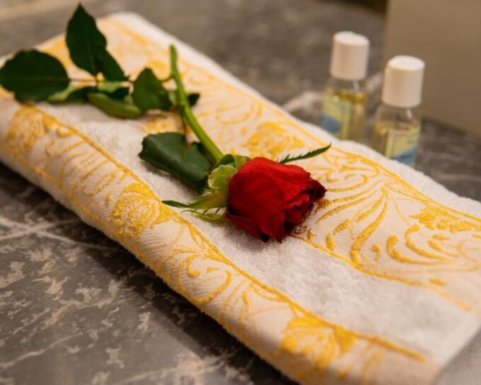 Marrakech: Spa Massage and Steam Hammam With Pickup - Staff and Language Options