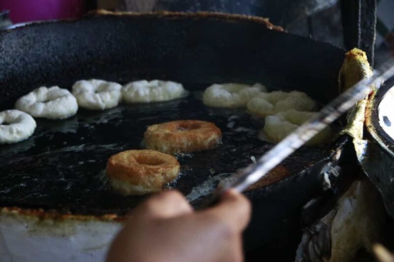 Marrakech Streetfood With Local Tour Guide - Bilingual Local Guide Insights