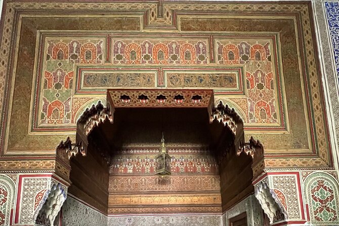 Marrakech Walking Tour - Group Size and Transportation