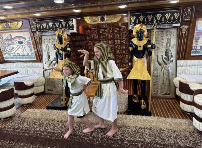 Marsa Alam: Nefertari Sunset/Morning Cruise & Snorkeling - Language Support