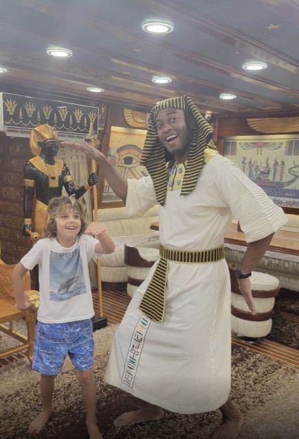 Marsa Alam: Nefertari Sunset Turtle Bay Cruise With Dinner - Inclusions and Dining