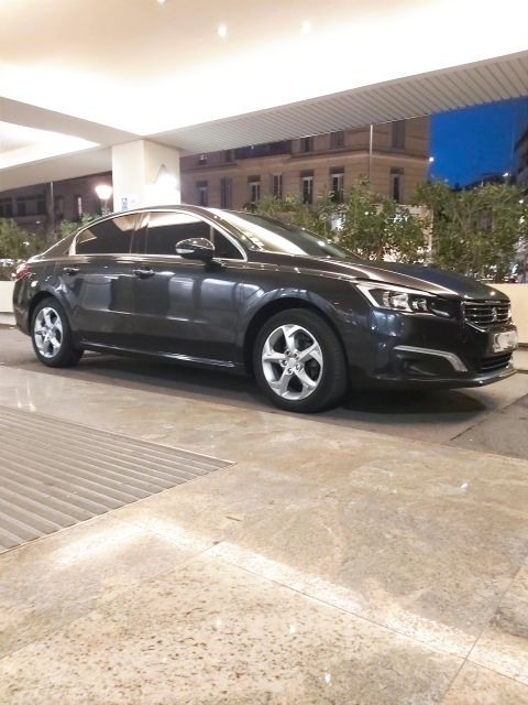 Marseille Airport: VIP Transfer to Baumaniere - Vehicle Features