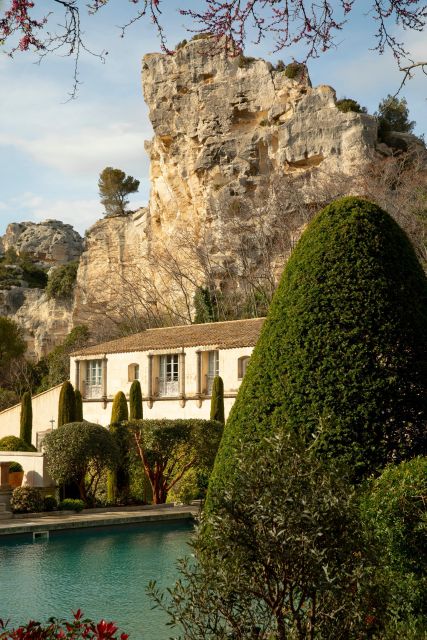Marseille Airport: VIP Transfer to Baumaniere - Booking Process