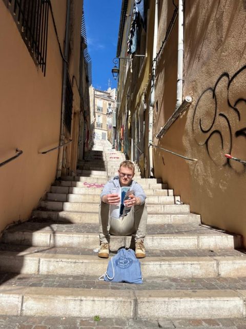 Marseille: Autonomous & Quirky Discoveries - Accessibility and Group Size